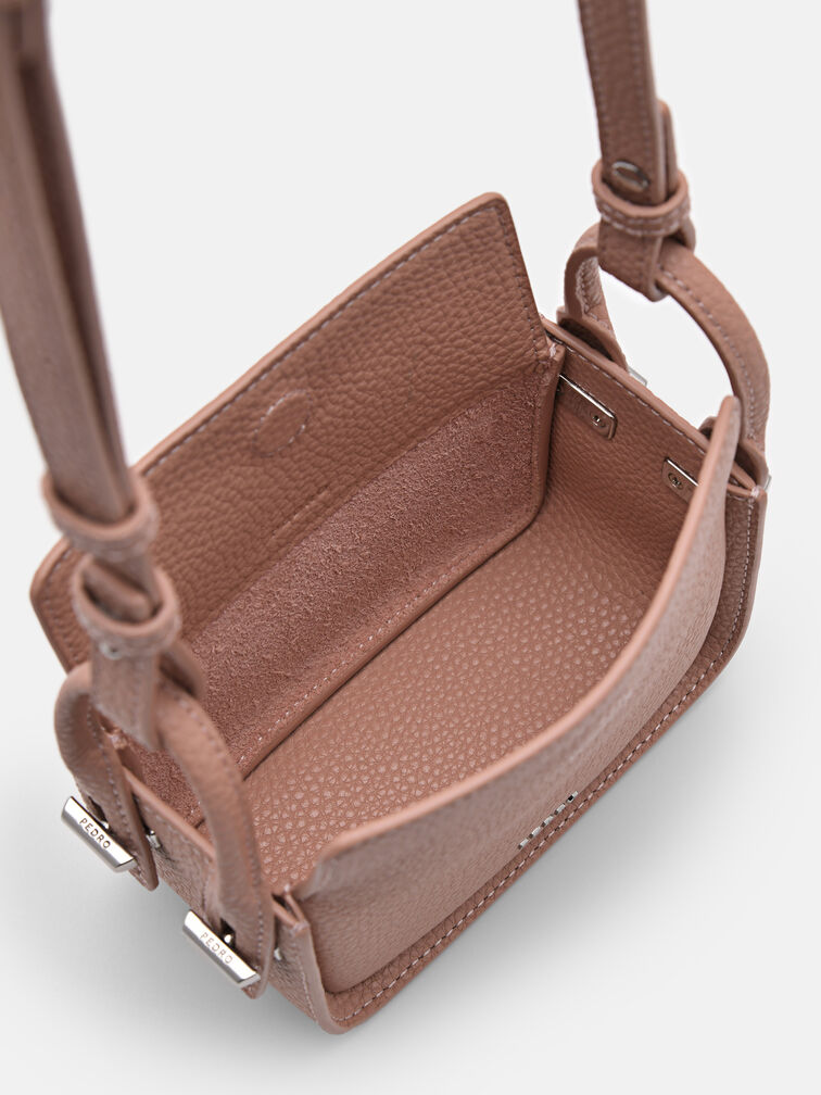 Demi Mini, Nude